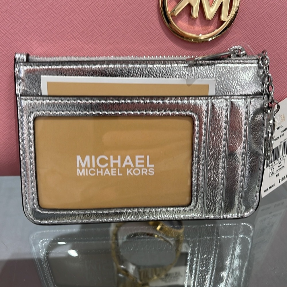 MICHAEL KORS
Jet Set Travel Small Top Zip Coin Pouch With ID
Silver 
NWT - Picture 3 of 16